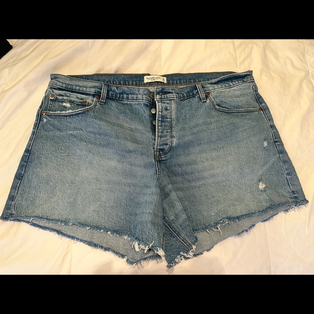 Abercrombie & Fitch The 90s Baggy Short Low Rise